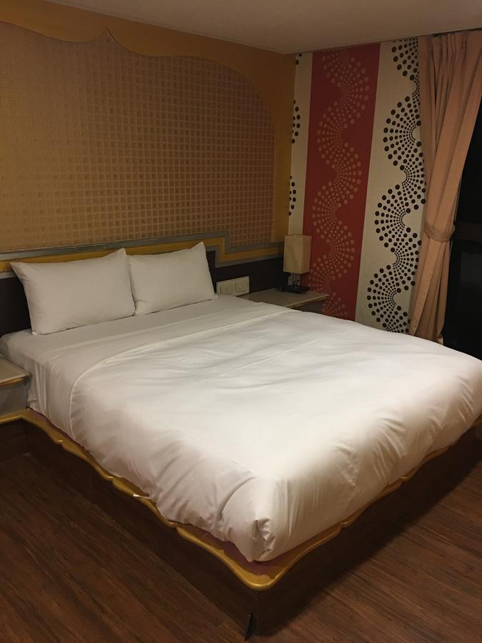 Jing Dian Business Hotel Таоюань Экстерьер фото