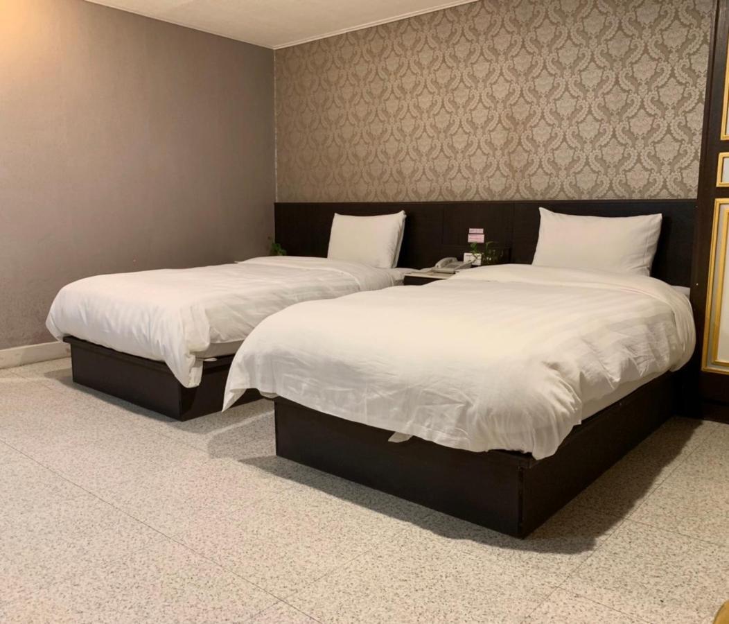 Jing Dian Business Hotel Таоюань Экстерьер фото